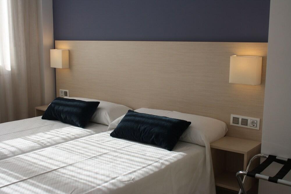 Apartamentos Turísticos Playa Bárbate