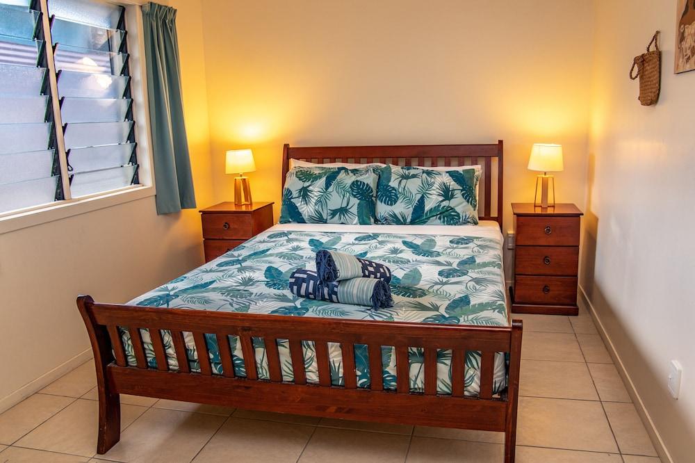 Coral Sands Apartments