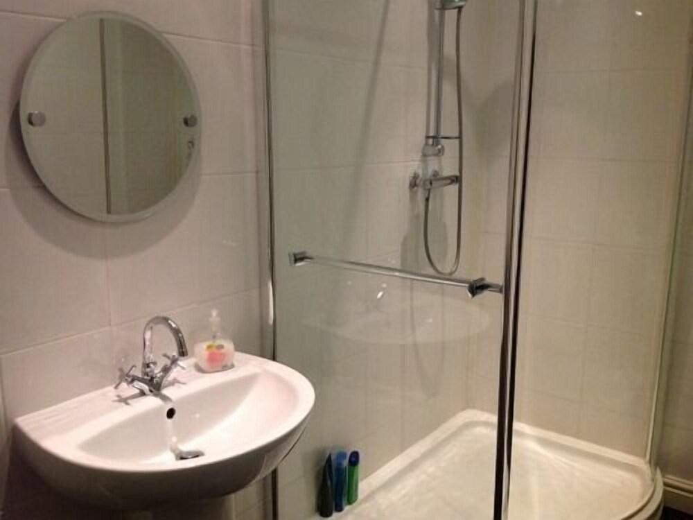 Ravencar Farm Bed and Breakfast