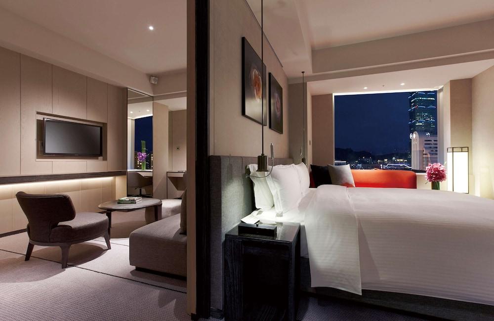 Humble House Hotel Taipei, Curio Collection by Hilton