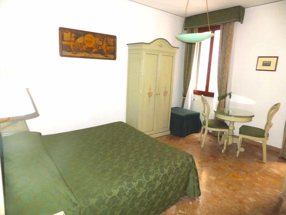 Ca' del Pozzo Rooms