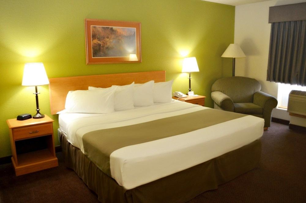 Fossil Creek Hotel And Suites