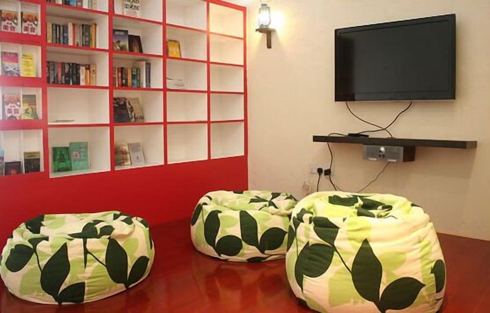 Red Inn Court - Hostel