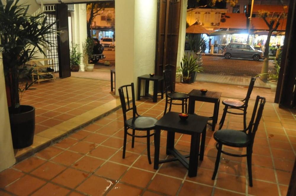 Red Inn Court - Hostel