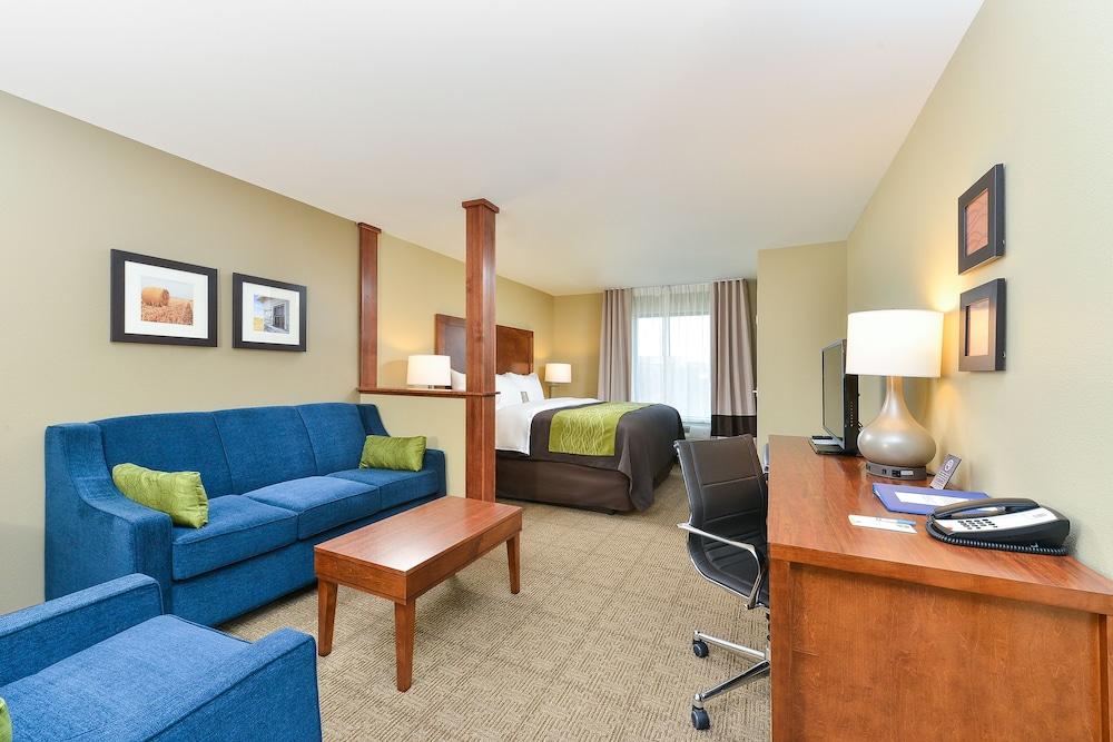 Comfort Inn & Suites Avera Southwest