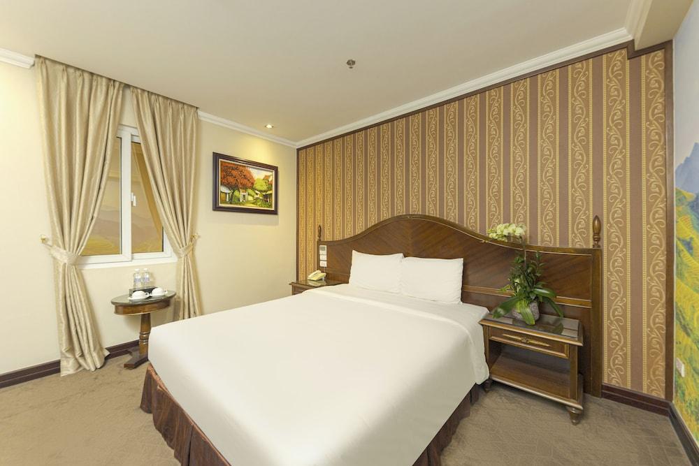 Chalcedony Grand Hotel