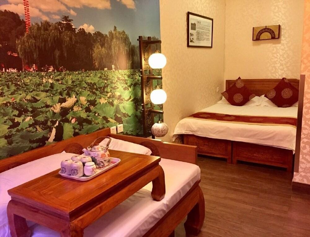 161 Lama Temple Courtyard Hotel