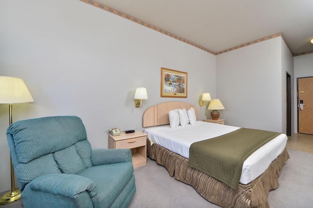 Econo Lodge Inn & Suites Jackpot near Casino