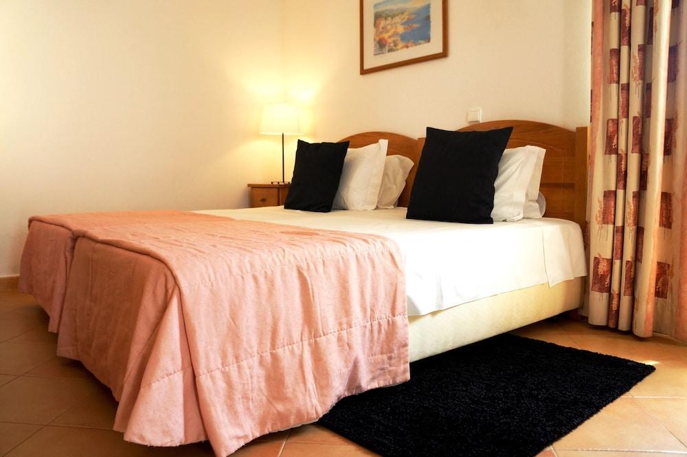 Oasis Beach Apartments