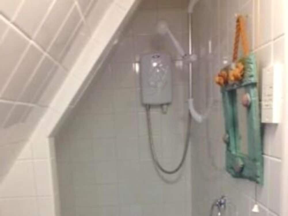 Three Horseshoes Inn