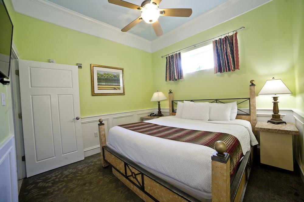 DeSoto Beach Gardens