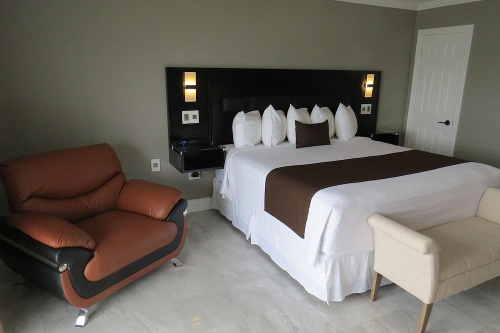 Fundy Complex Dockside Suites