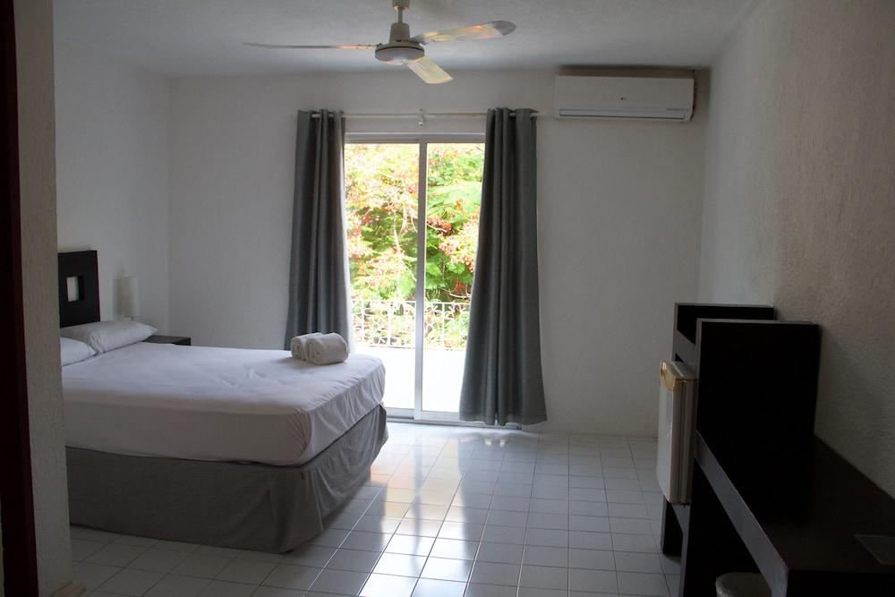 Tropical Casablanca Party Zone