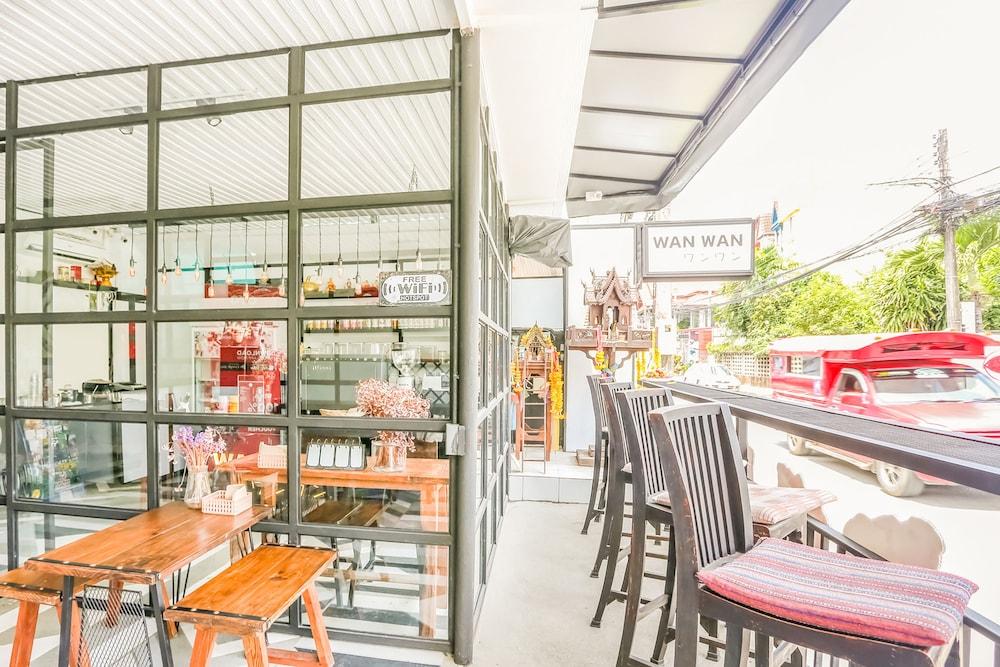 OYO 304 Seven Suns Residence