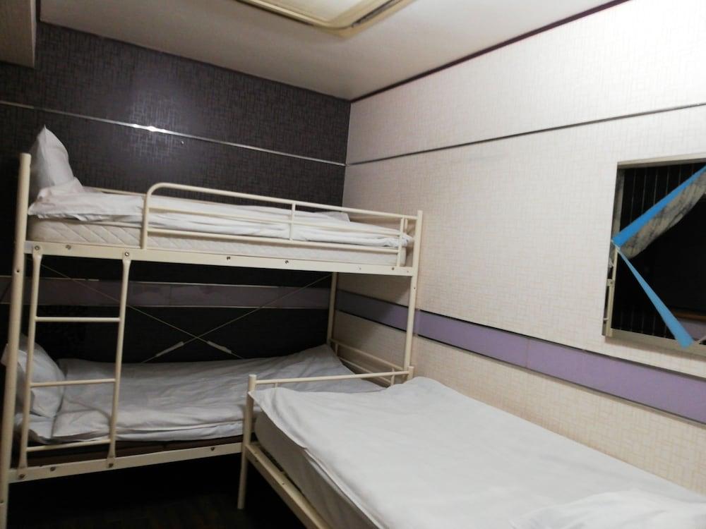 Family & bAKpAK Tokyo Hostel