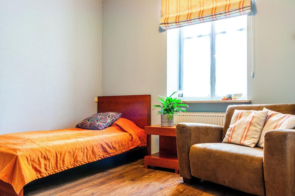 Home & Travel Apartments