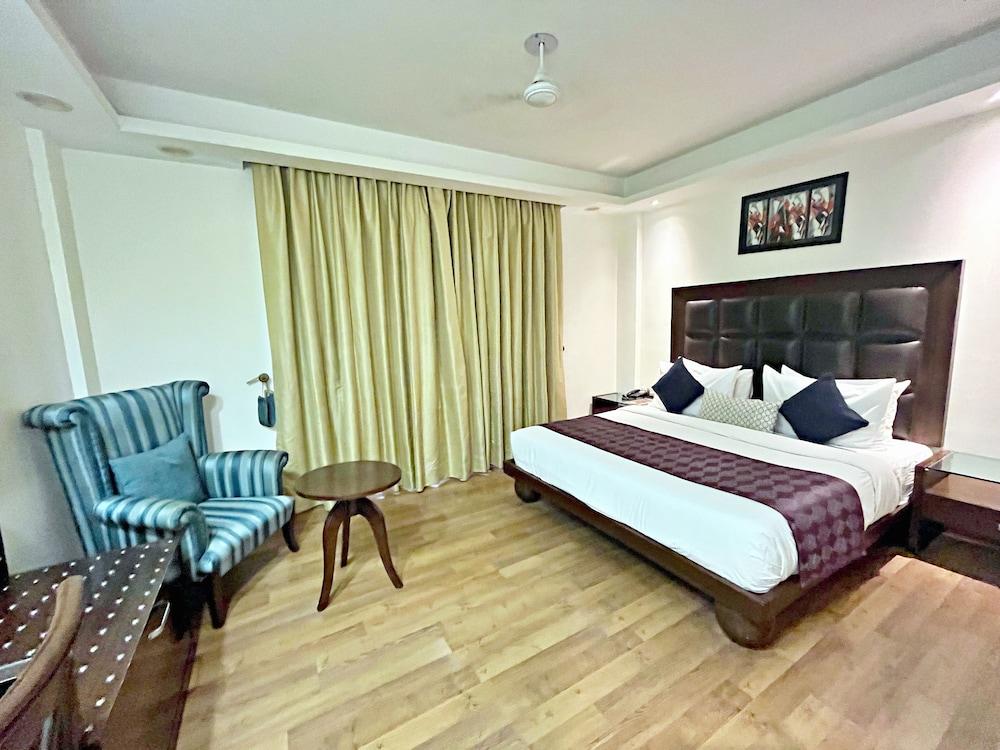 The Grand Orion - Kailash Colony