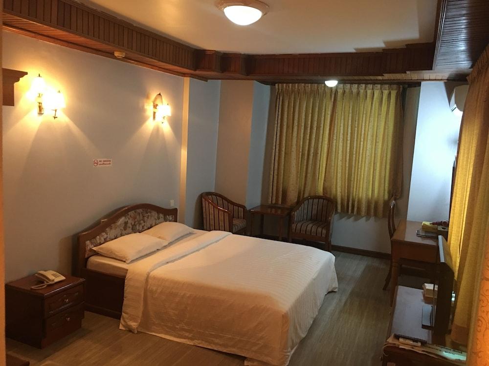 Royal White Elephant Hotel