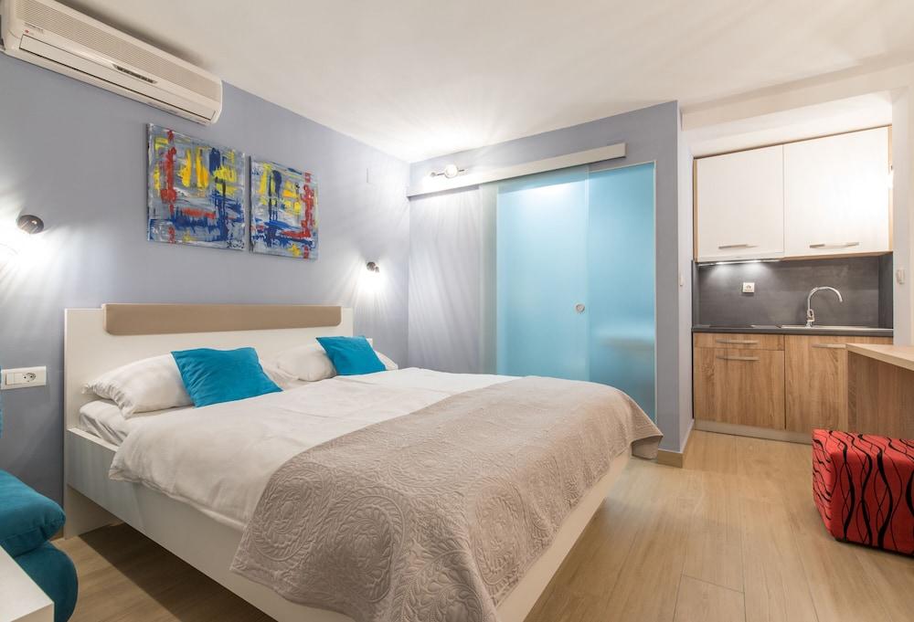 Beachfront Apartmants Zanic