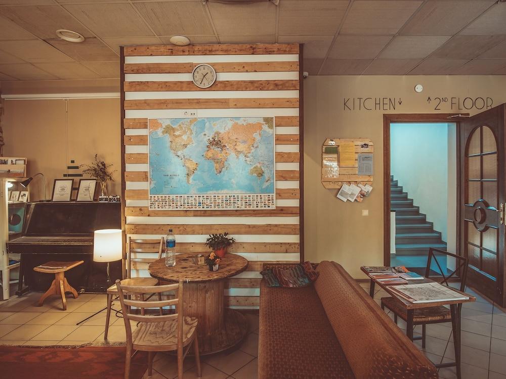 Downtown Forest Hostel & Camping