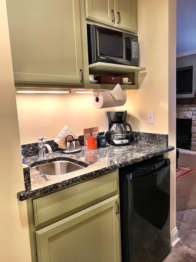 Seven Oaks Bed & Breakfast