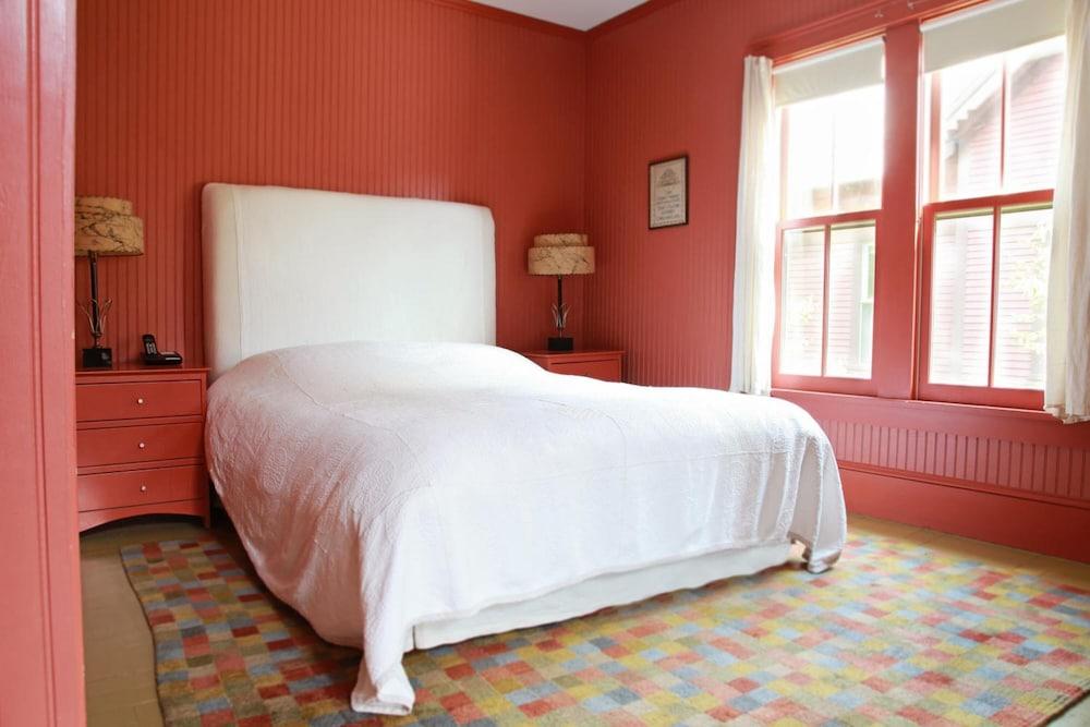 The Porches Inn at Mass MoCA