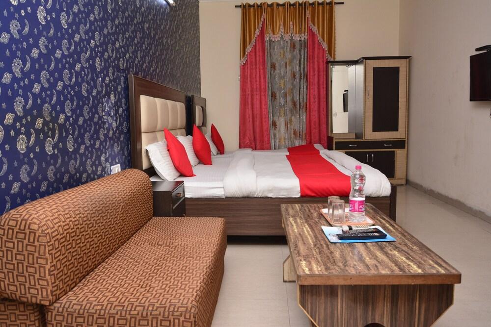 Airport Hotel Mayank Residency