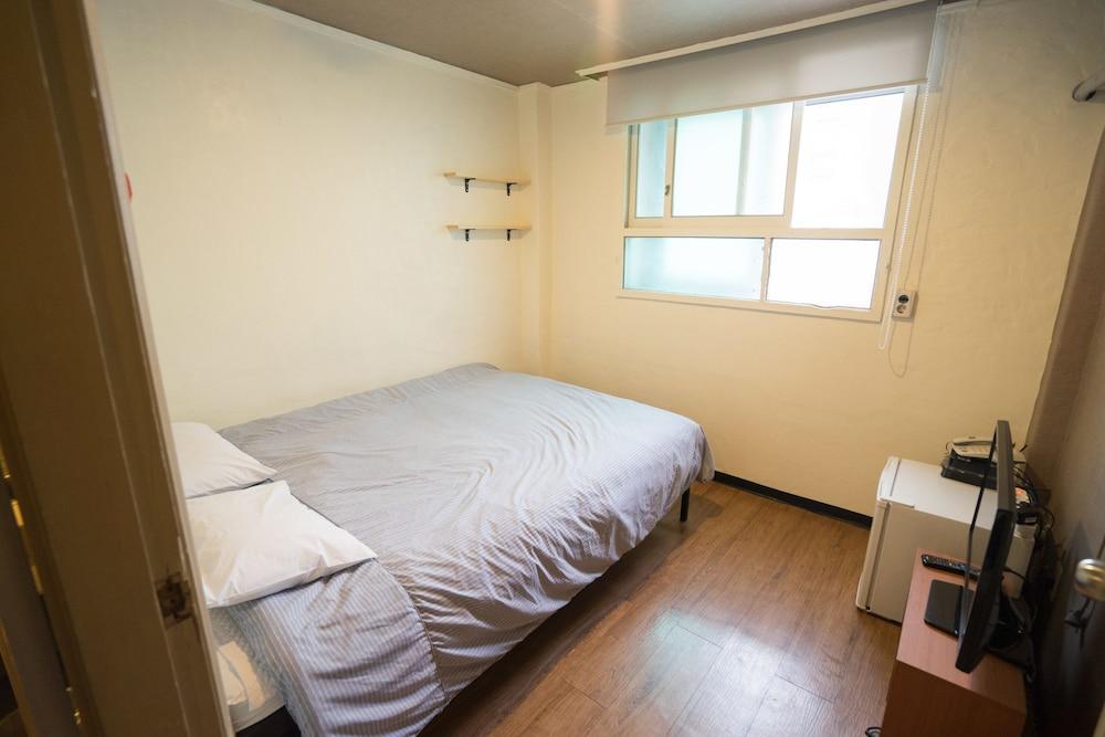 Beewon Guest House - Hostel