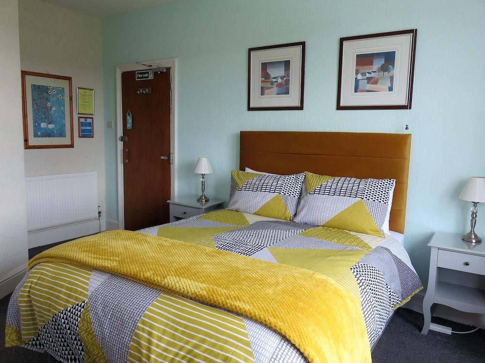 Ainsley Court Guest House