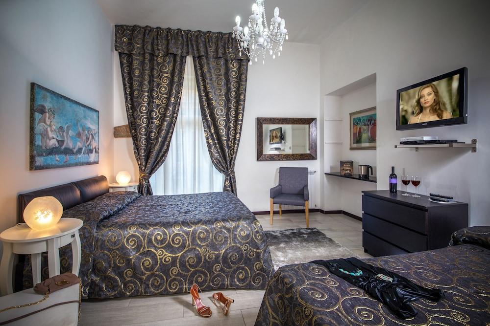 Roma Central Guest House