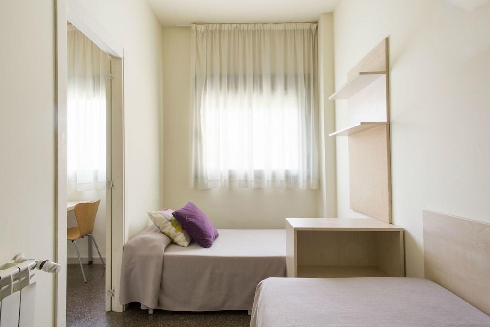 Albergue Residencia Universitaria Resa Los Abedules - Campus Accomodation