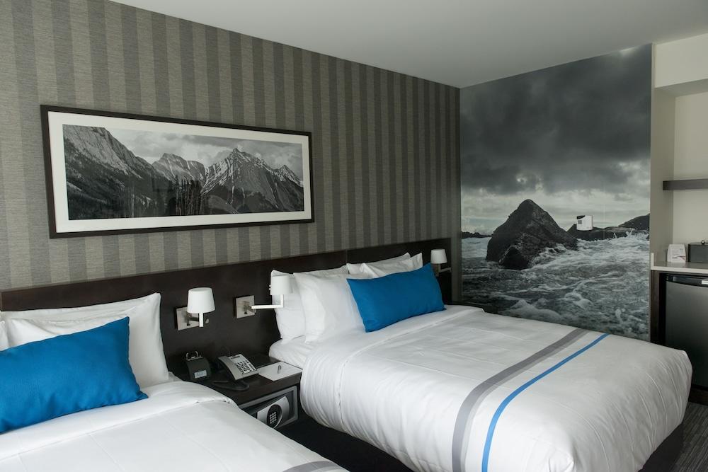 The Grand Winnipeg Airport Hotel by Lakeview