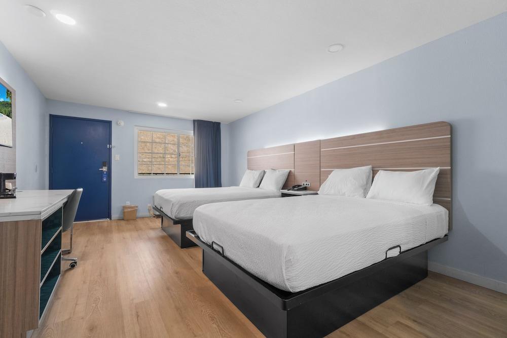 Travelodge by Wyndham Fairplex Pomona