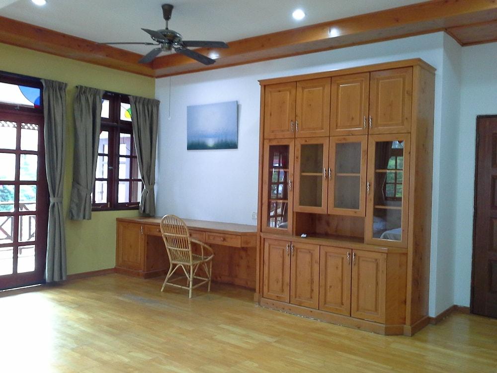 Baan Talay Homestay by the Beach