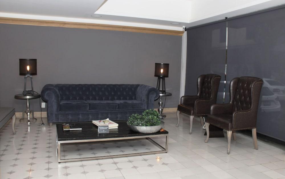 Hotel Plaza Revolución