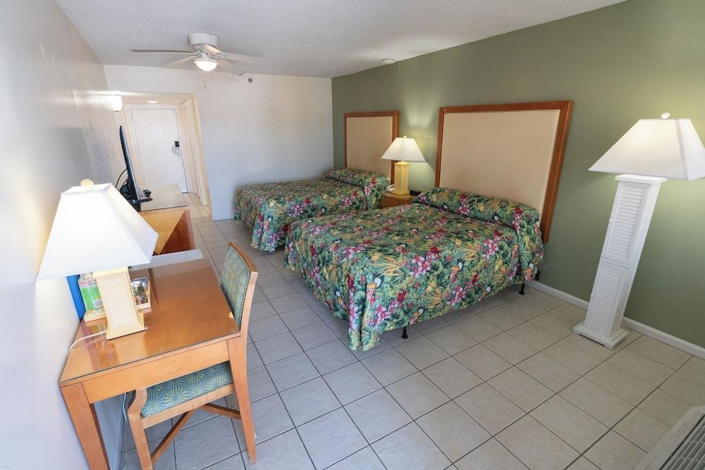 Pirate's Cove Resort & Marina