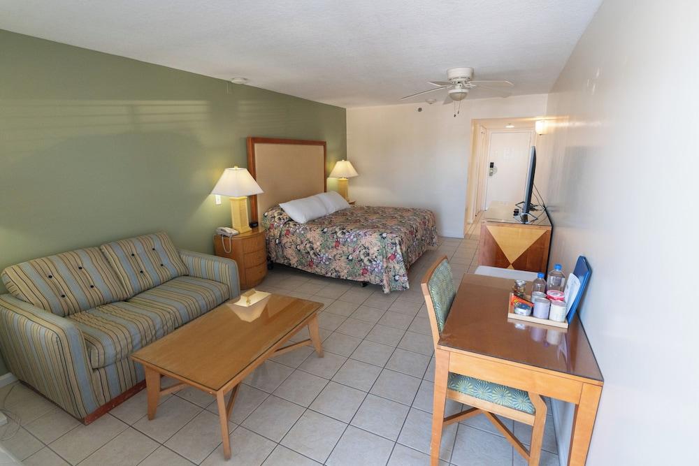 Pirate's Cove Resort & Marina