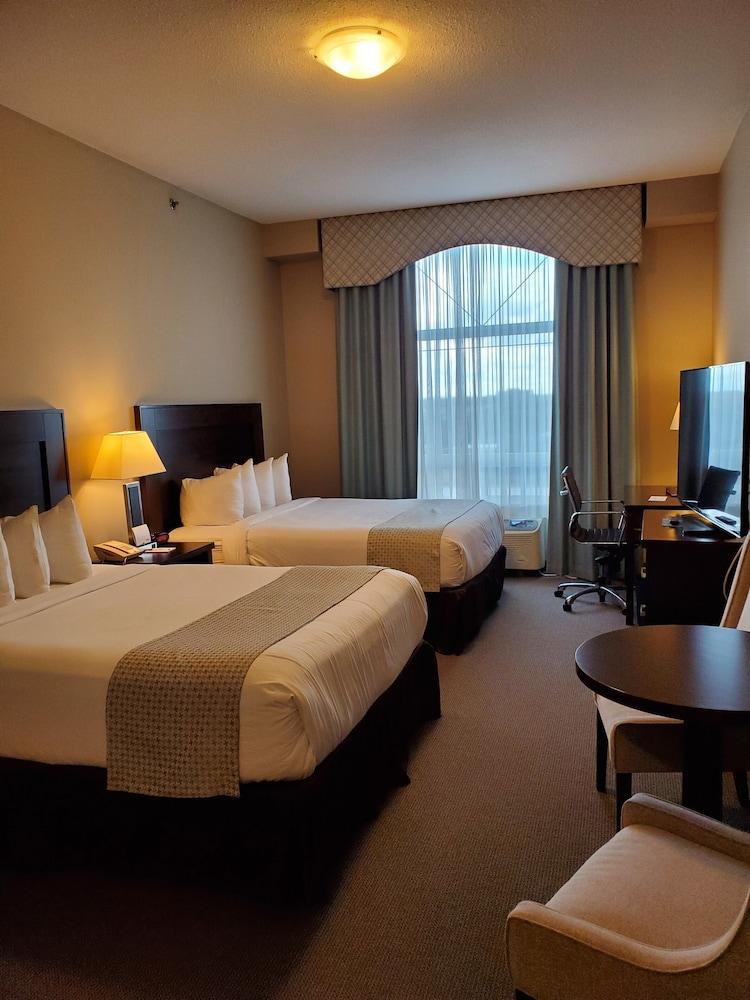 Ramada by Wyndham Emerald Park/Regina East