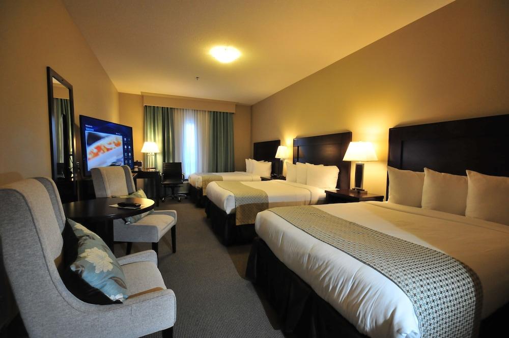 Ramada by Wyndham Emerald Park/Regina East