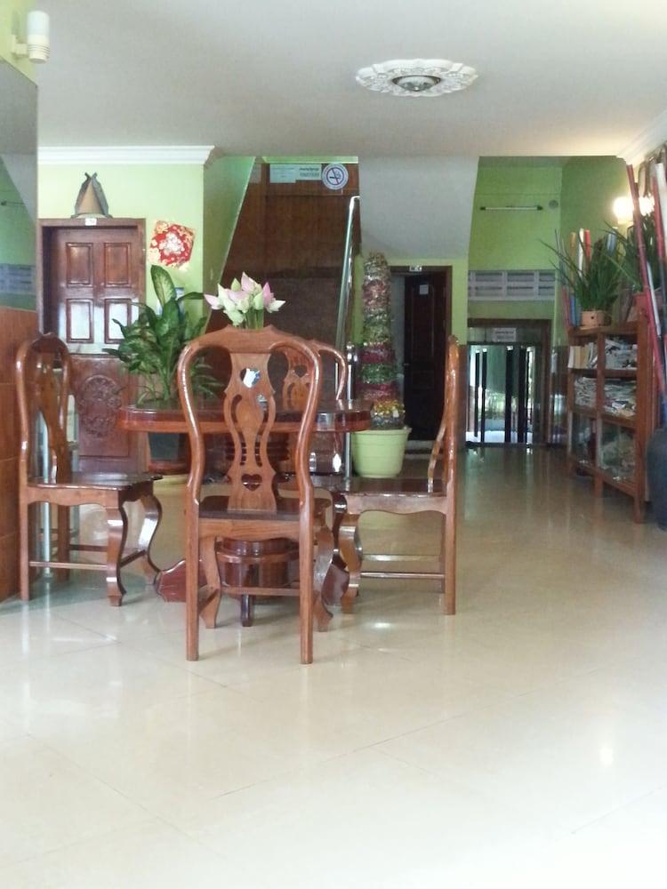 Ta Som Guesthouse & Tour Services