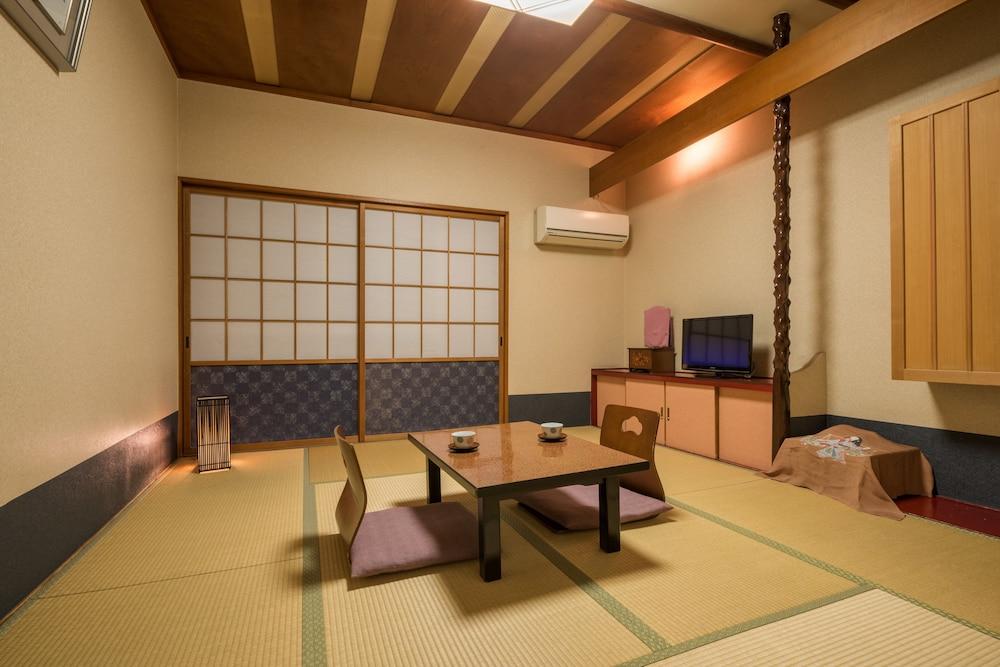 Bansuitei Ikoiso Ryokan