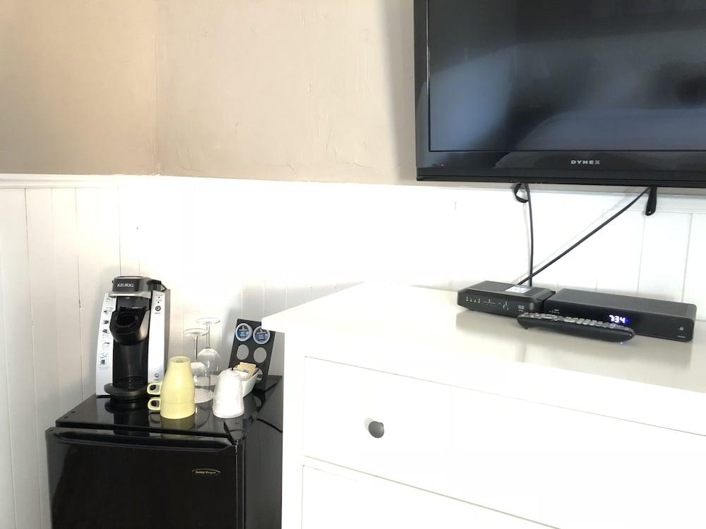 The Piccadilly Motel