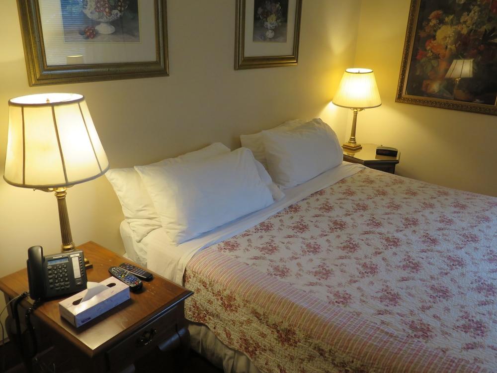 Madison Manor Boutique Hotel