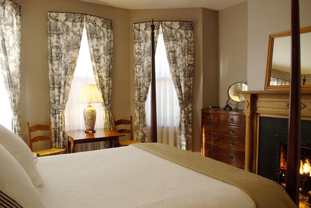 200 South Street Inn