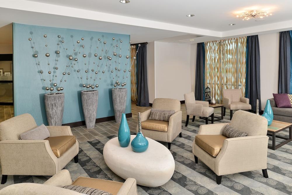 Hampton Inn & Suites Des Moines Downtown