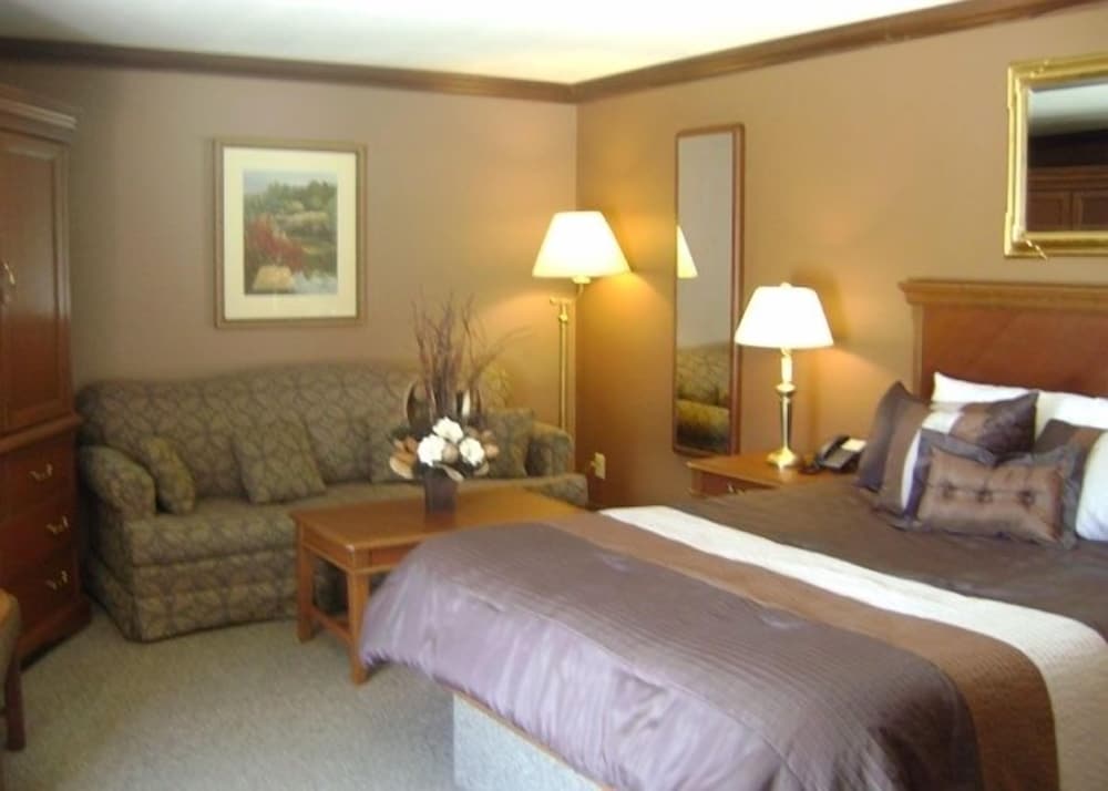 Talbot Trail Inn & Suites