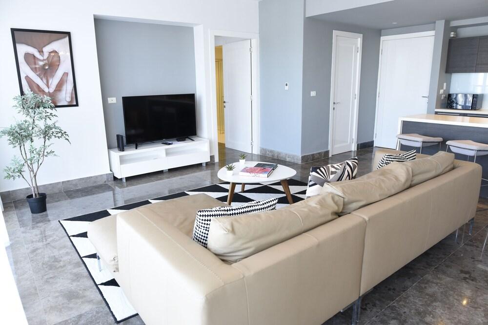 Apto. 33H vista a la Ciudad