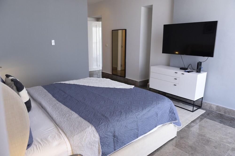 Apto. 33H vista a la Ciudad