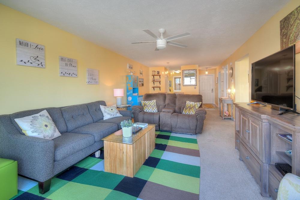 The Arbor by Elliott Beach Rentals