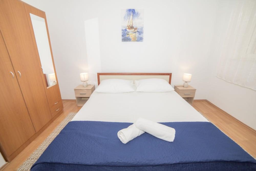 Apartments Pavla&niko